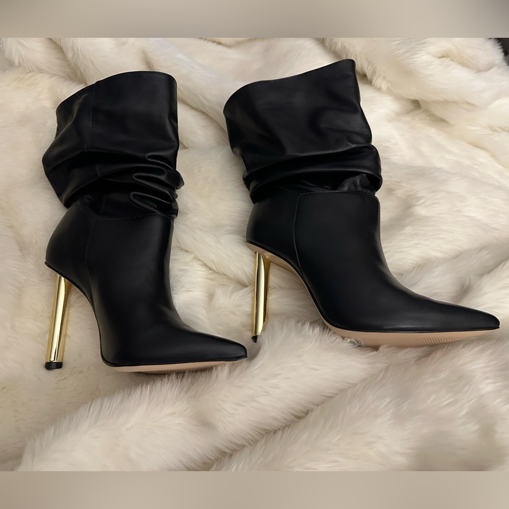 Schutz boots size 6